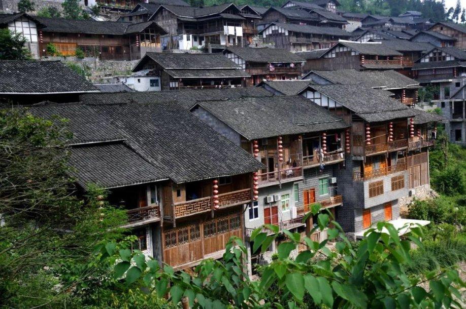 蔡思贝回应内地网民讨厌原因，与陈自瑶关联成焦点